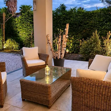 Villa For 6 Guests - Private Pool - Close To The Beaches