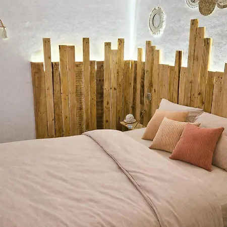 For 6 Guests - Private Pool - Close To The Beaches