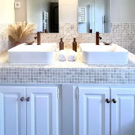 For 6 Guests - Private Pool - Close To The Beaches