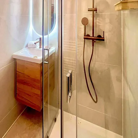 Villa For 6 Guests - Private Pool - Close To The Beaches *